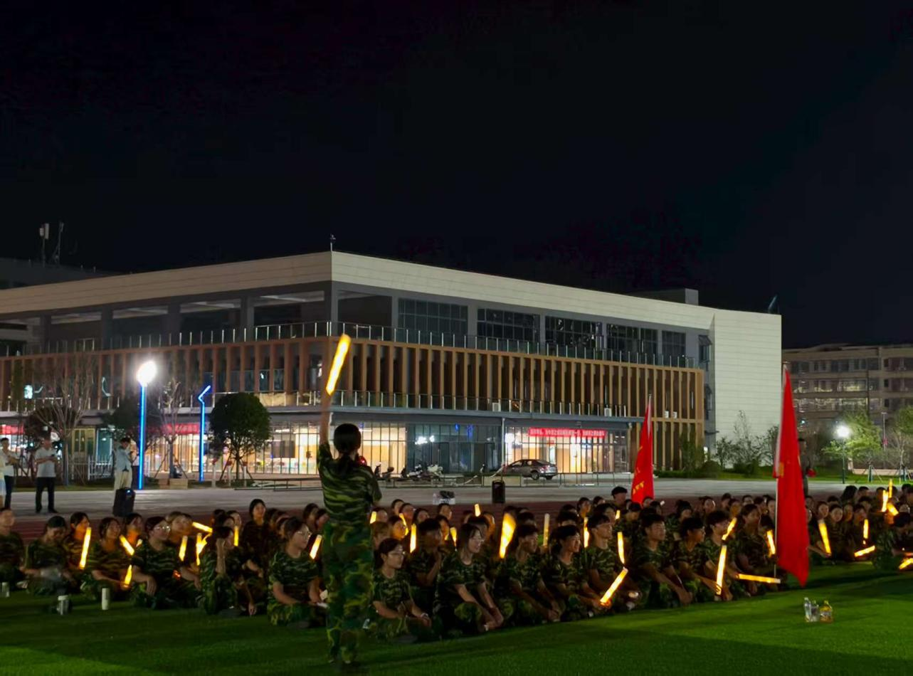 红歌嘹亮映校园！赣州起元职业学院拉歌赛奏响育人新篇(图2)