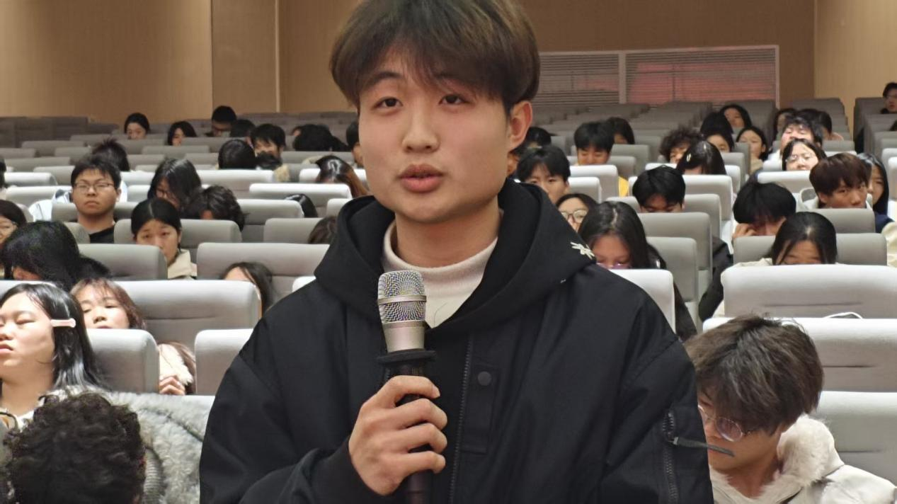 传红色基因 践全会精神，传红色基因 践全会精神，赣州起元职业学院开启新生入党启蒙教育新征程(图4)