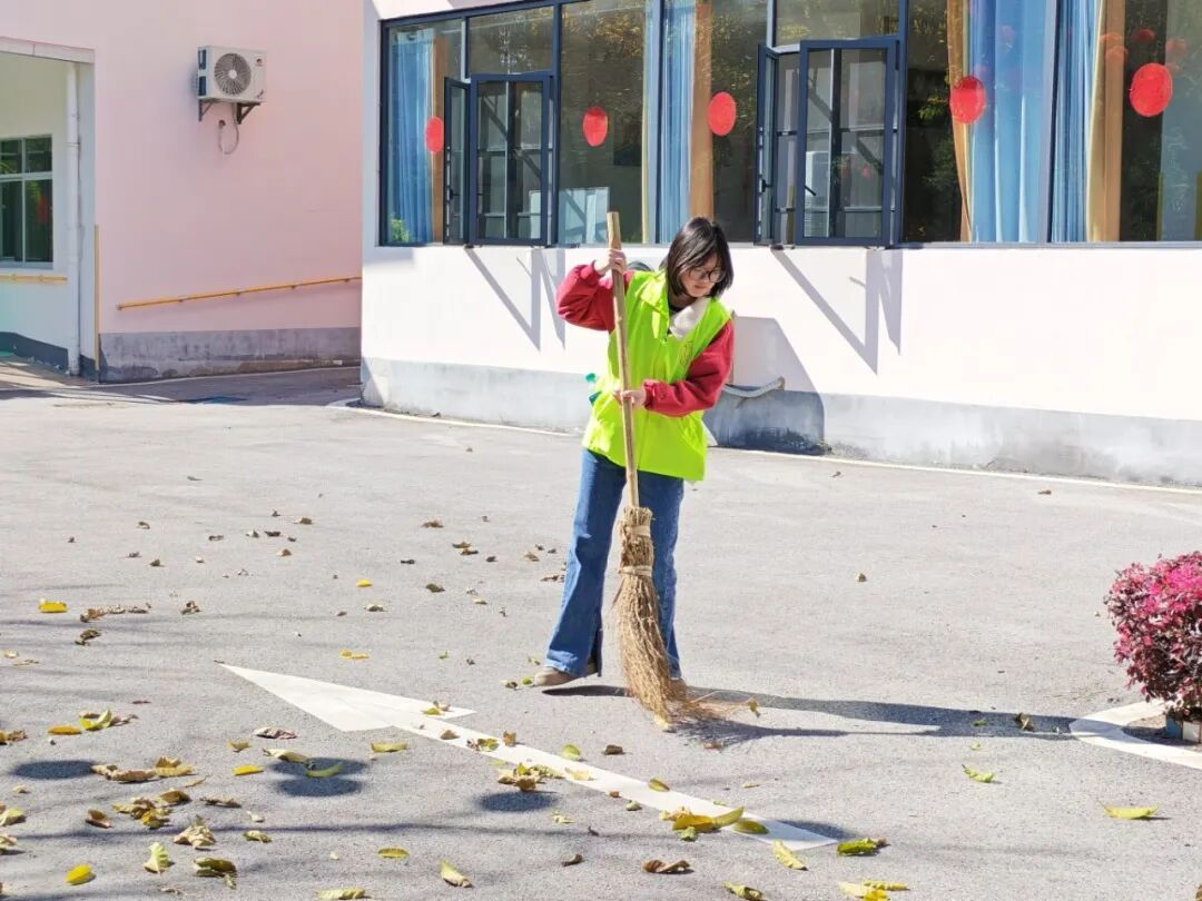 青春暖夕阳 起元在行动 | 我校青年志愿者走进长征福利院开展敬老爱心活动(图4) 青春暖夕阳 起元在行动 | 我校青年志愿者走进长征福利院开展敬老爱心活动(图4)