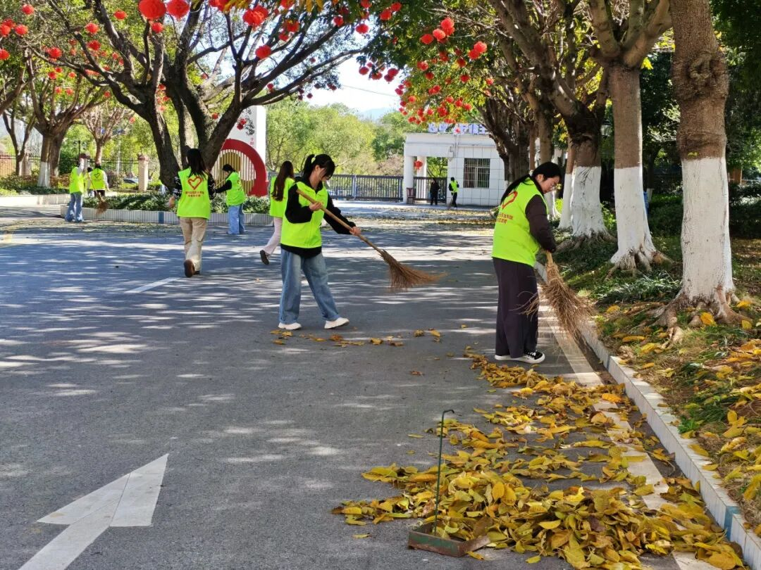 青春暖夕阳 起元在行动 | 我校青年志愿者走进长征福利院开展敬老爱心活动(图3) 青春暖夕阳 起元在行动 | 我校青年志愿者走进长征福利院开展敬老爱心活动(图3)